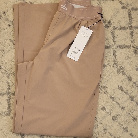ALO Yoga Pants - ALO Yoga Womens Beige Suit Up Trousers.  NWT. Taupe Color. Medium Long